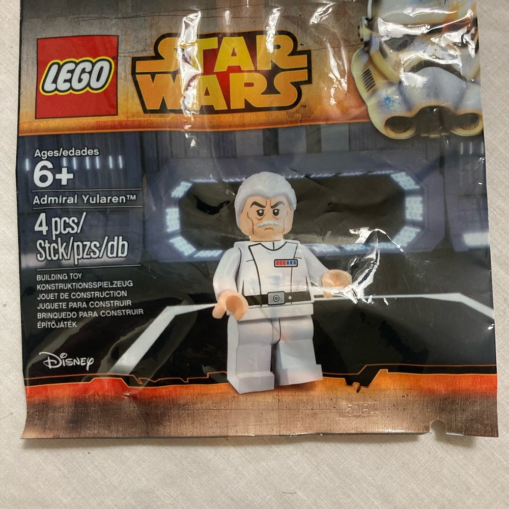 NEW IN PACKAGE! LEGO Star Wars The Clone Wars Admiral Yularen - Collectible